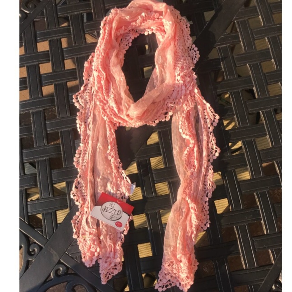 *BRAND NEW* Lace Baby Pink Scarf